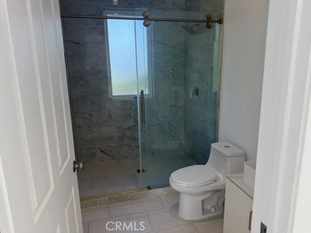 4724 El Caballero Drive Tarzana, CA 91356