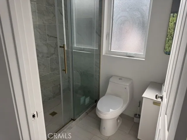 4724 El Caballero Drive Tarzana, CA 91356