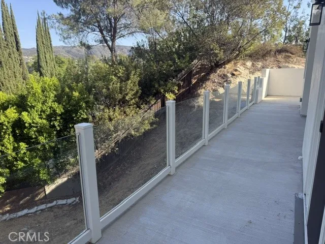 4724 El Caballero Drive Tarzana, CA 91356