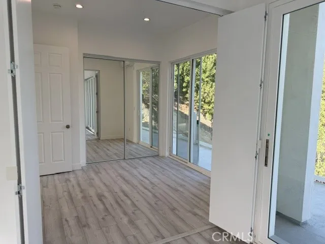 4724 El Caballero Drive Tarzana, CA 91356