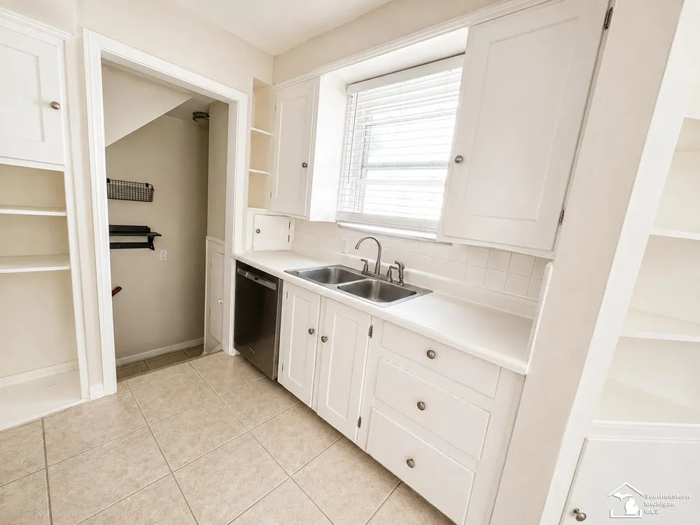 2130 Grindley Park Street Dearborn City, MI 48124