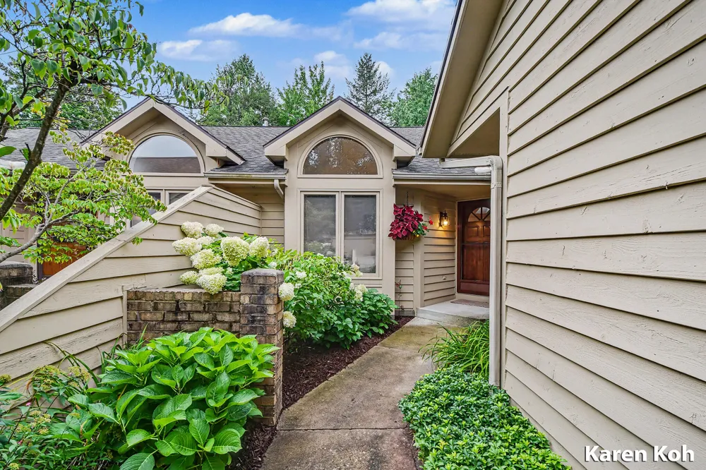 1834 Cross Bend Street NE Grand Rapids City, MI 49505