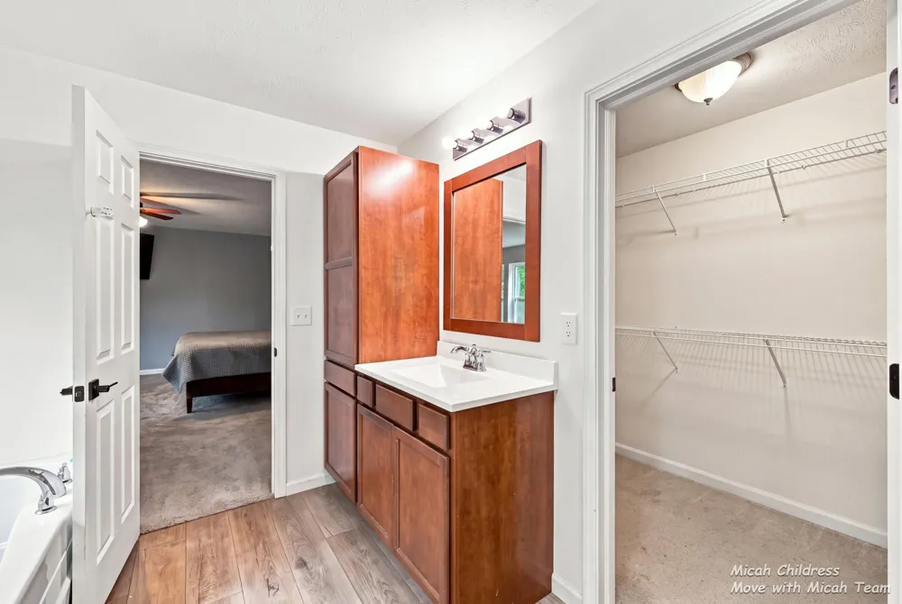 3813 Ryan Woods Circle Valley Township, MI 49010