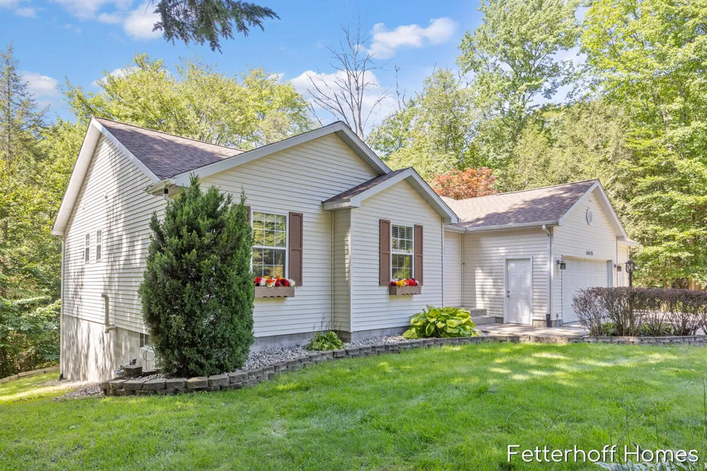 6615 Beech Creek Drive Fruitport Charter Township, MI 49415
