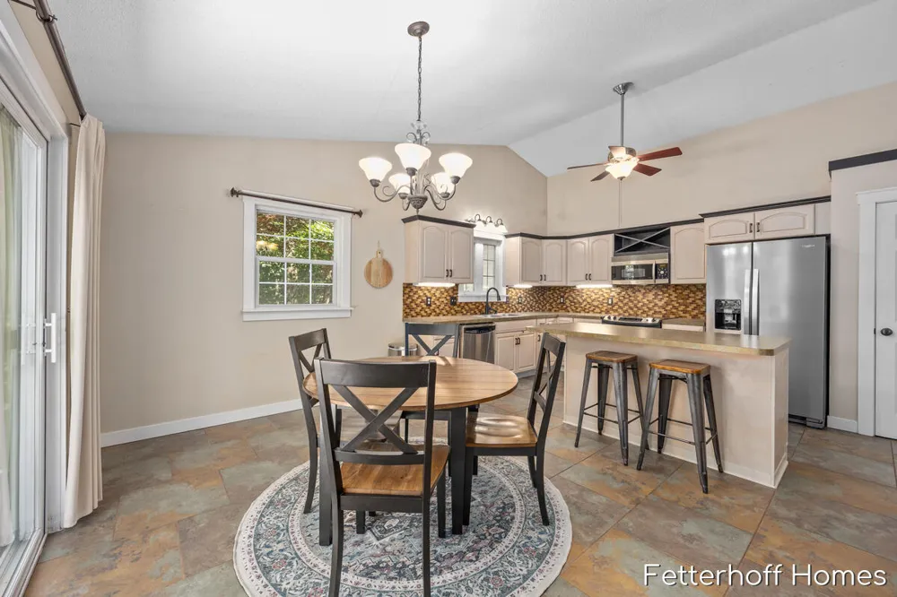 6615 Beech Creek Drive Fruitport Charter Township, MI 49415
