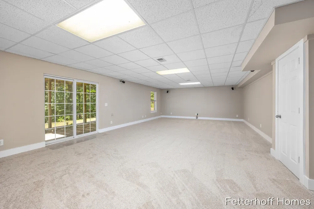 6615 Beech Creek Drive Fruitport Charter Township, MI 49415