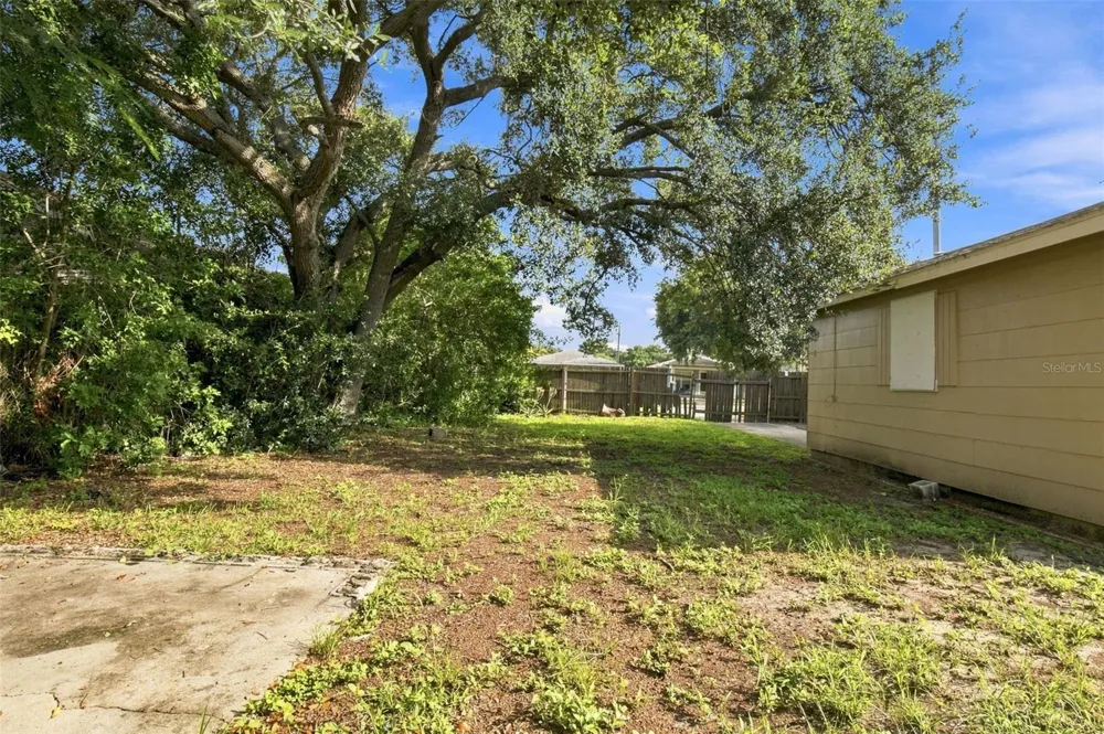 2848 EMERSON AVENUE S St Petersburg, FL 33712