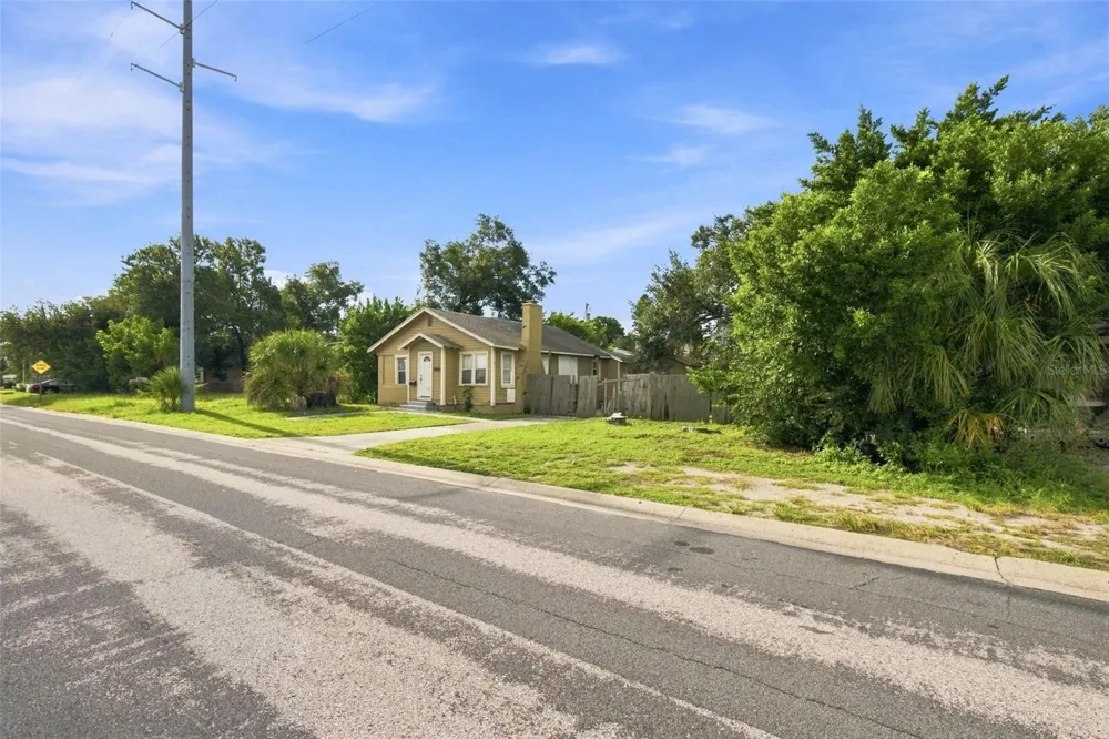 2848 EMERSON AVENUE S St Petersburg, FL 33712