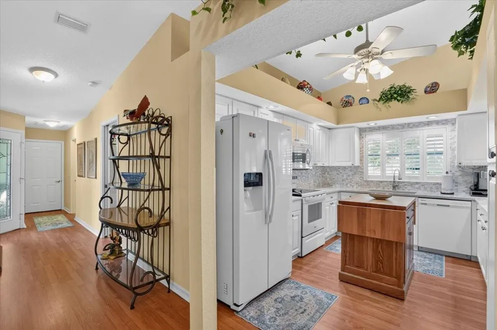 7165 MELROSE PLACE Bradenton, FL 34203