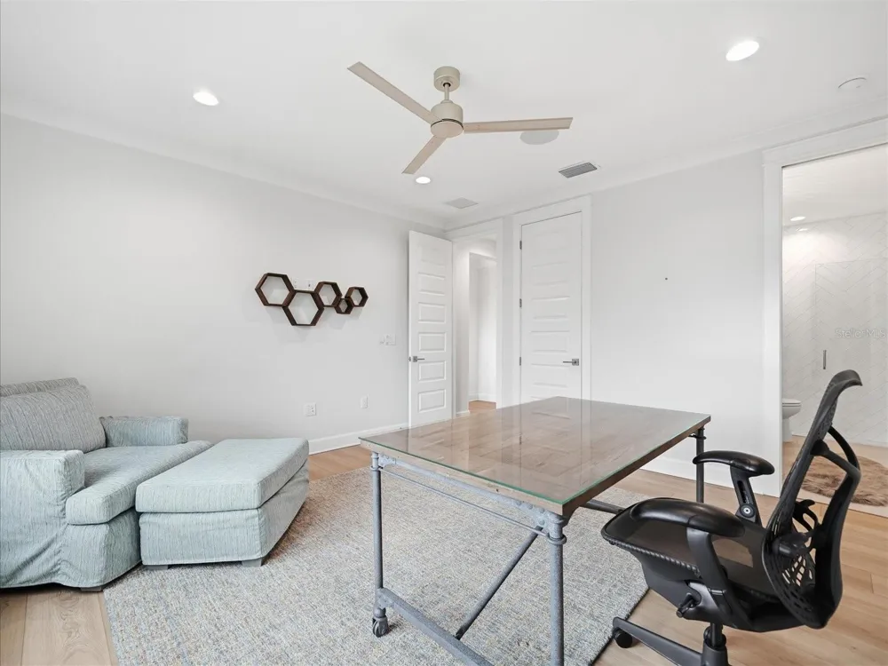 3718 W PALMIRA AVENUE Tampa, FL 33629