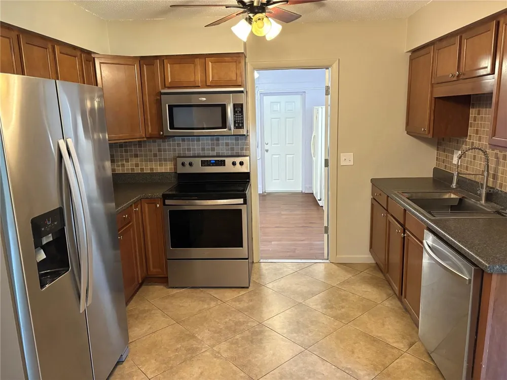 6024 48TH AVENUE DRIVE E Bradenton, FL 34203