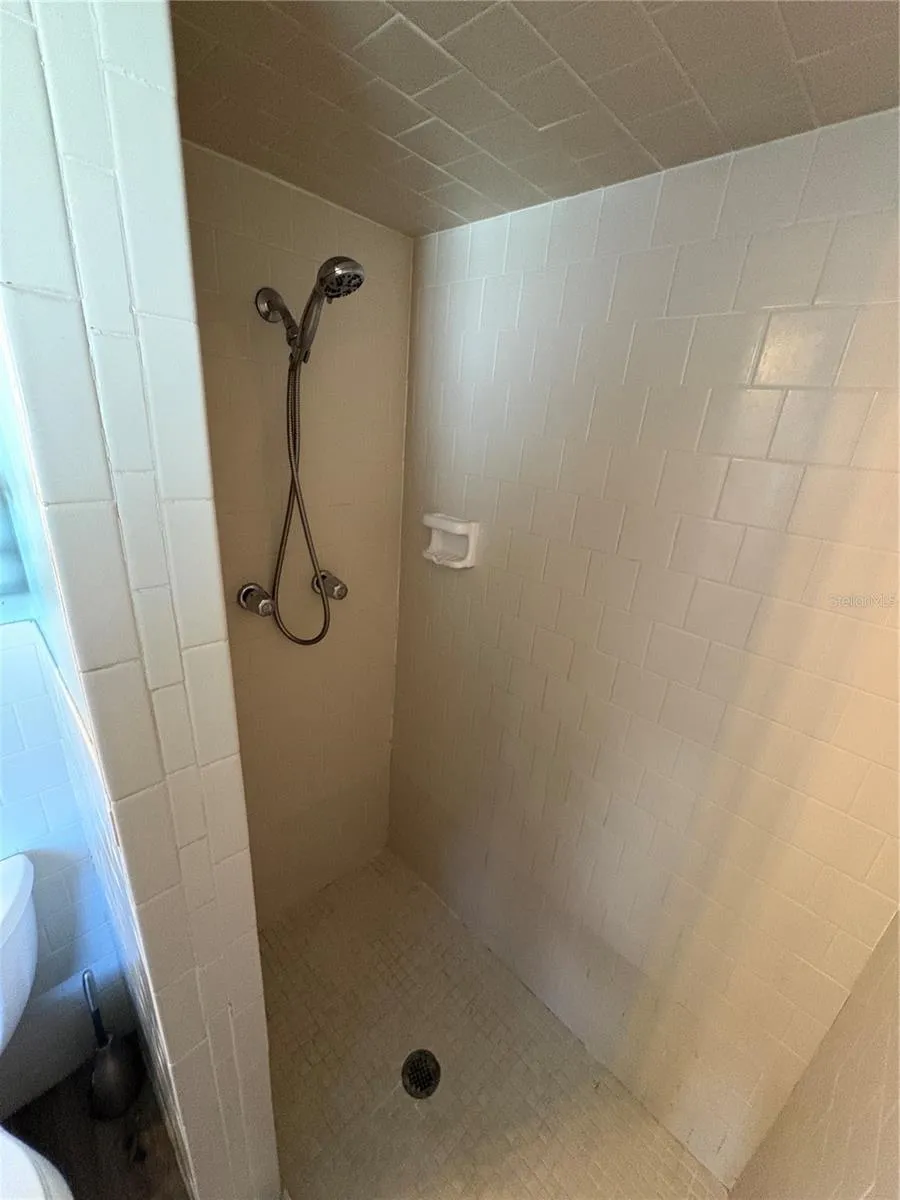 6024 48TH AVENUE DRIVE E Bradenton, FL 34203