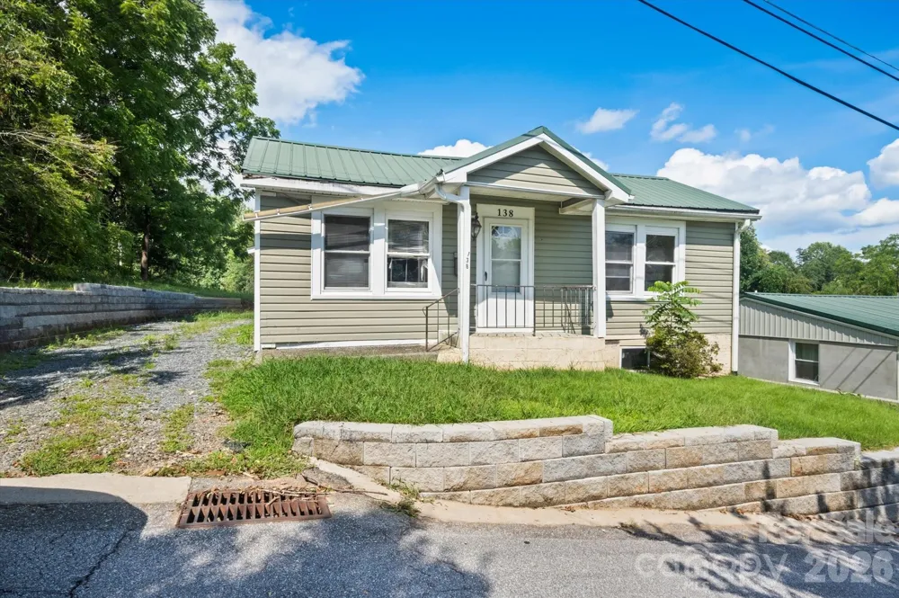 138 West Lane Brevard, NC 28712