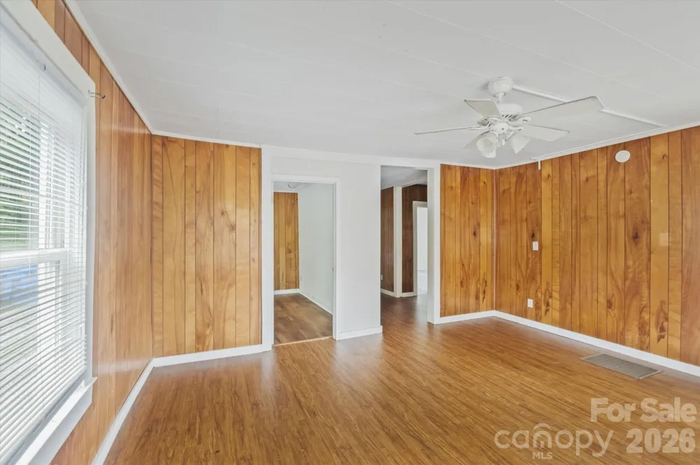 138 West Lane Brevard, NC 28712