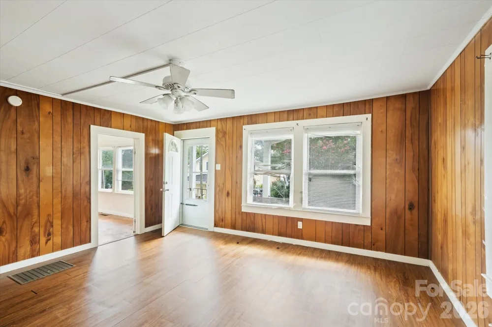 138 West Lane Brevard, NC 28712