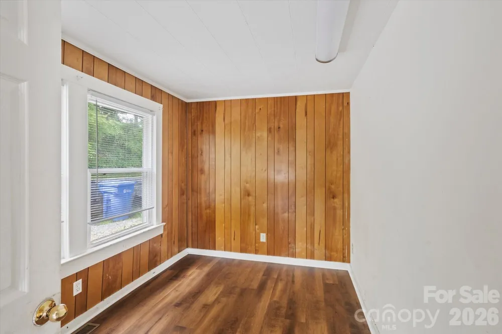 138 West Lane Brevard, NC 28712