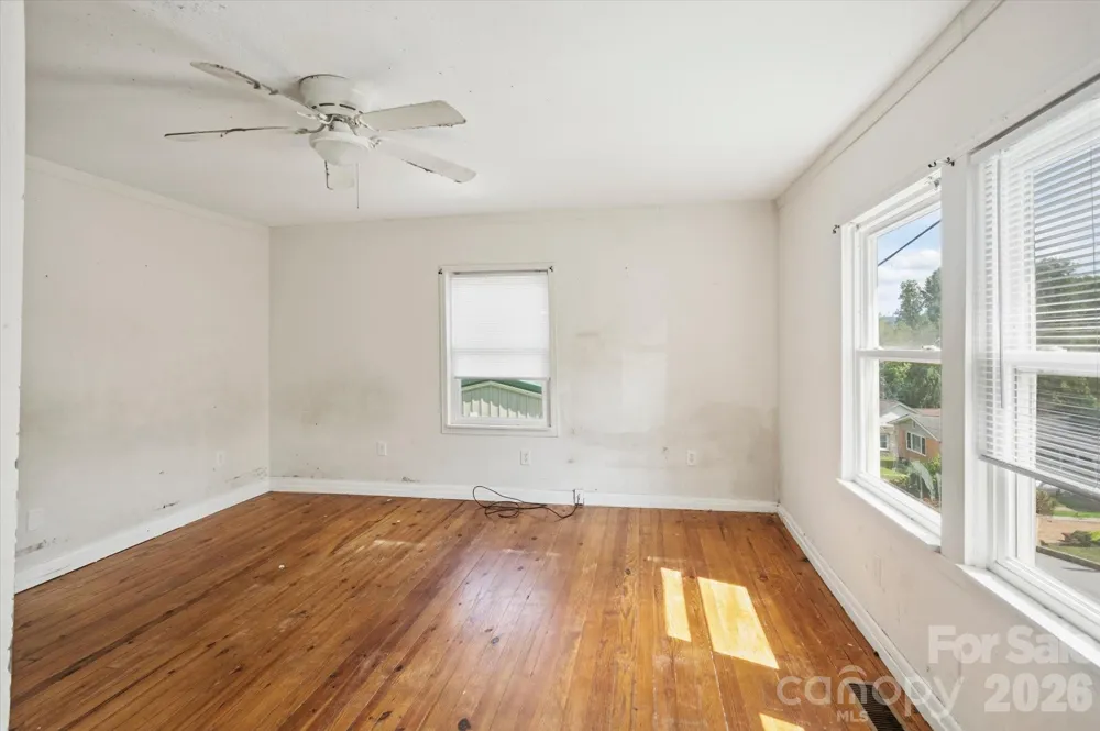 138 West Lane Brevard, NC 28712