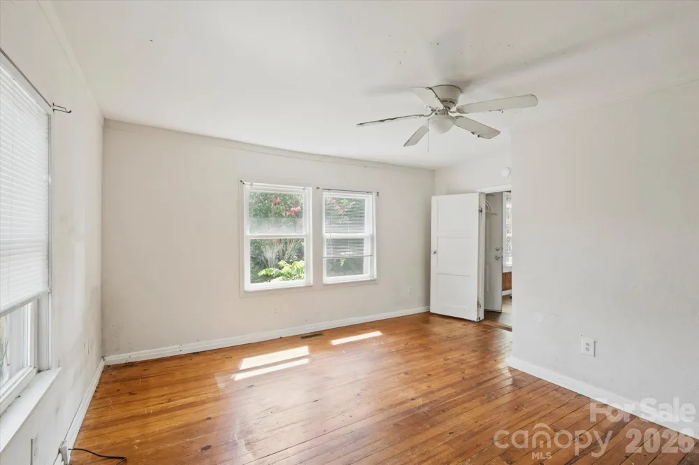 138 West Lane Brevard, NC 28712
