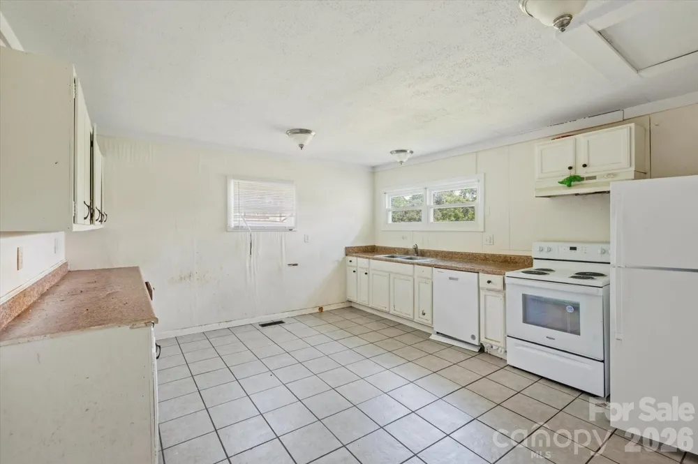 138 West Lane Brevard, NC 28712