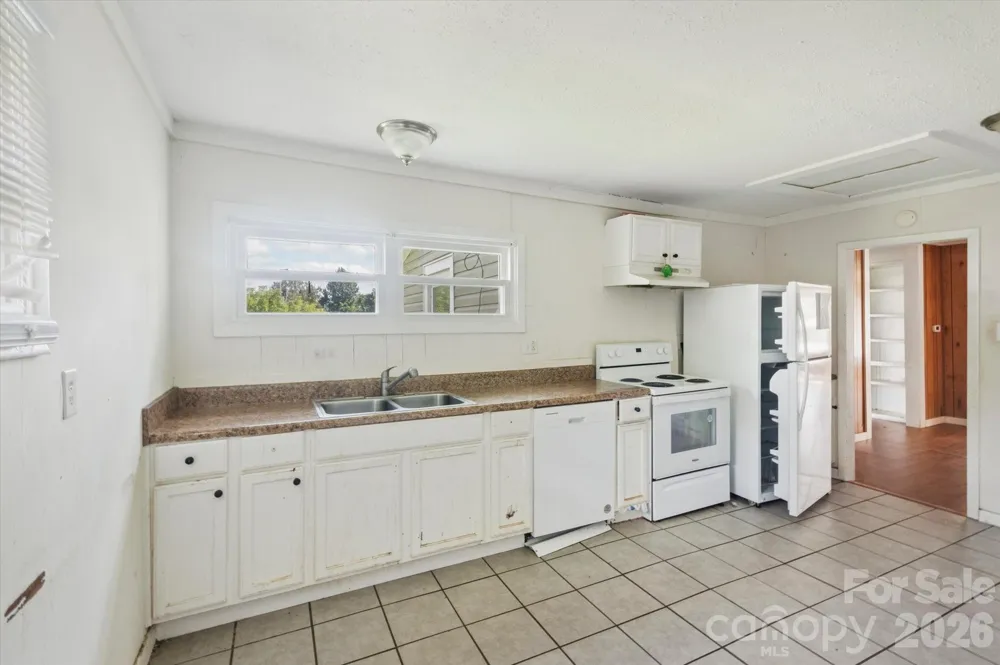 138 West Lane Brevard, NC 28712