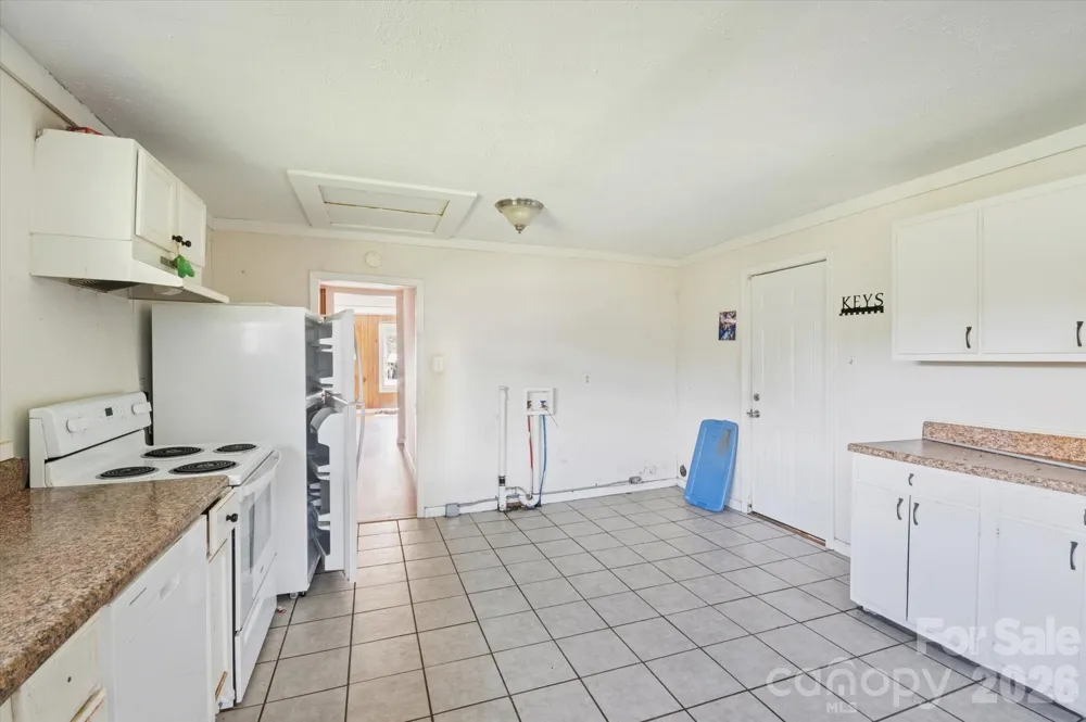 138 West Lane Brevard, NC 28712