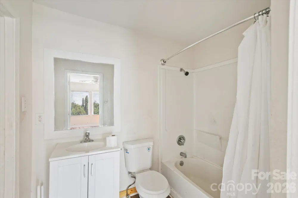 138 West Lane Brevard, NC 28712