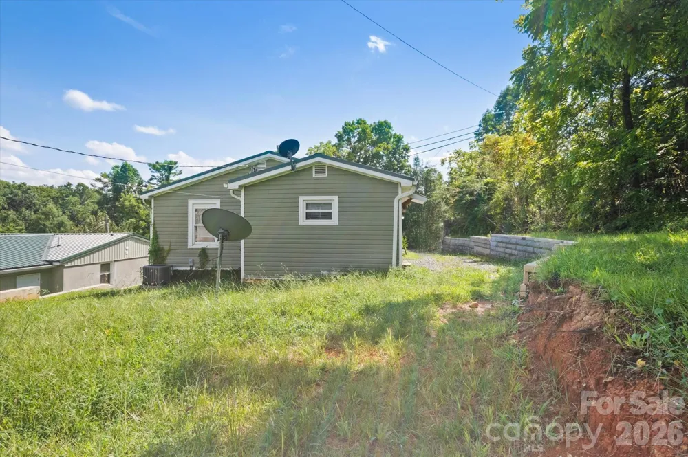 138 West Lane Brevard, NC 28712