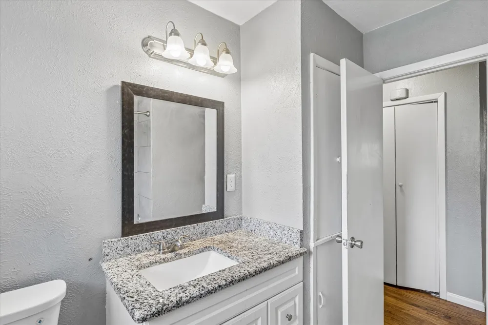 2005 Haltom Road Haltom City, TX 76117