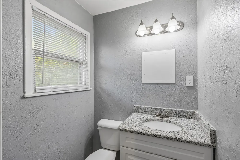 2005 Haltom Road Haltom City, TX 76117
