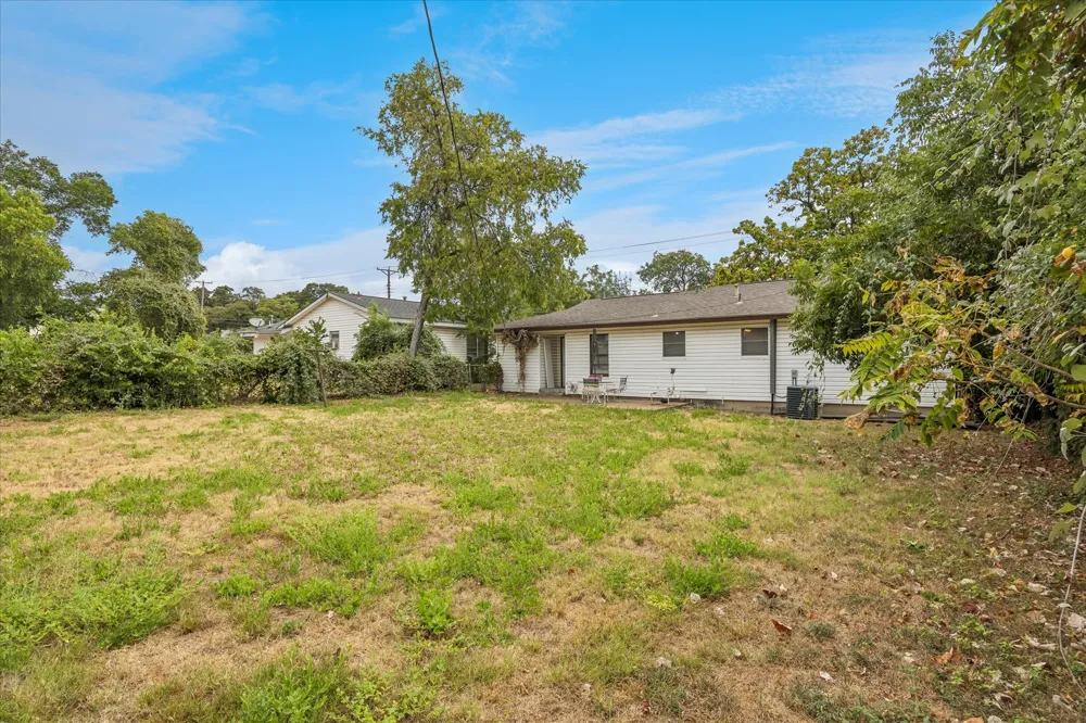 2005 Haltom Road Haltom City, TX 76117