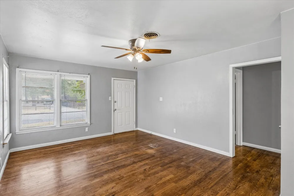 2005 Haltom Road Haltom City, TX 76117