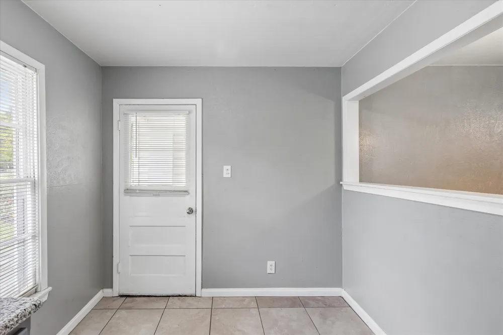 2005 Haltom Road Haltom City, TX 76117
