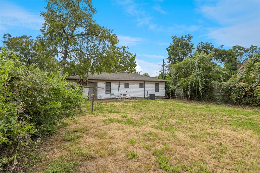 2005 Haltom Road Haltom City, TX 76117