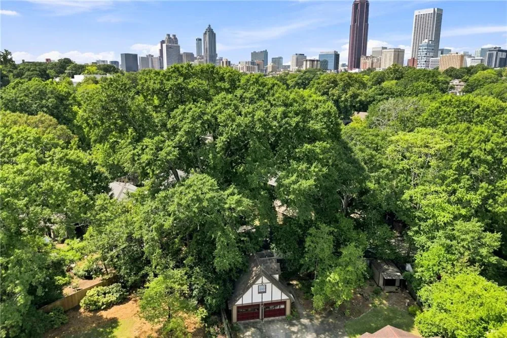 826 Mentelle Drive NE Atlanta, GA 30308