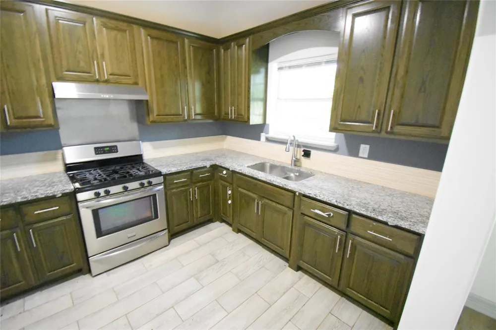 104 Virginia South Houston, TX 77587