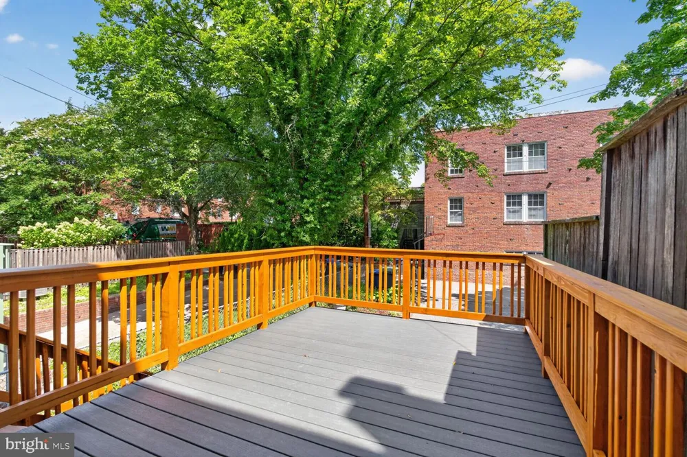2505 39TH STREET NW Washington, DC 20007