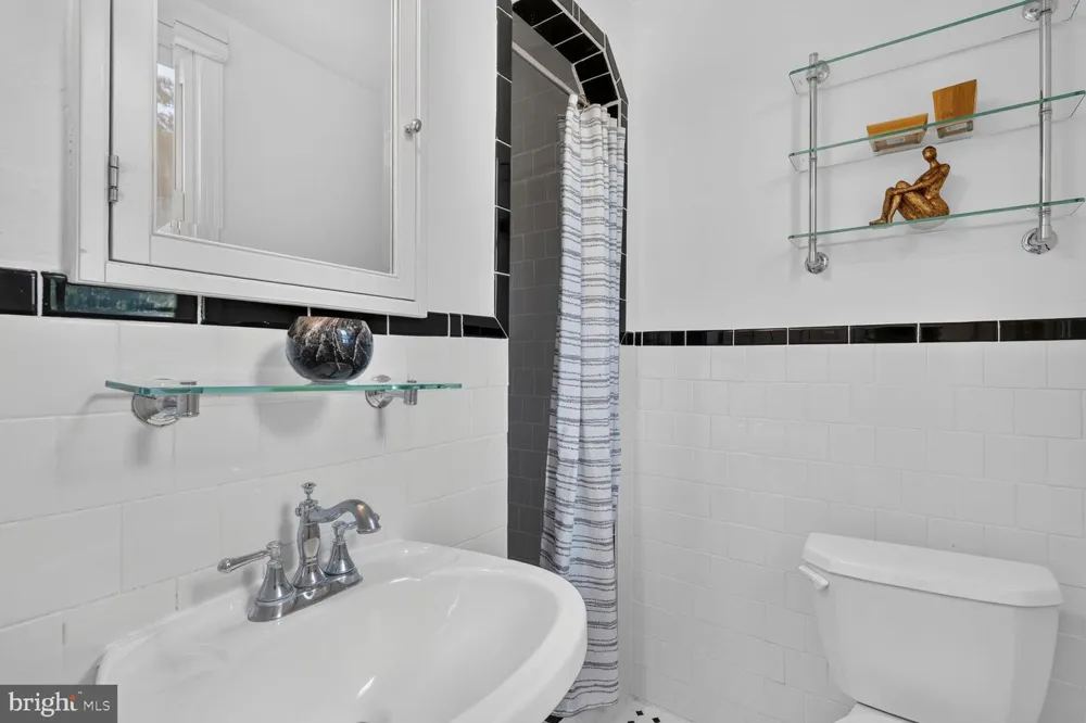 2505 39TH STREET NW Washington, DC 20007