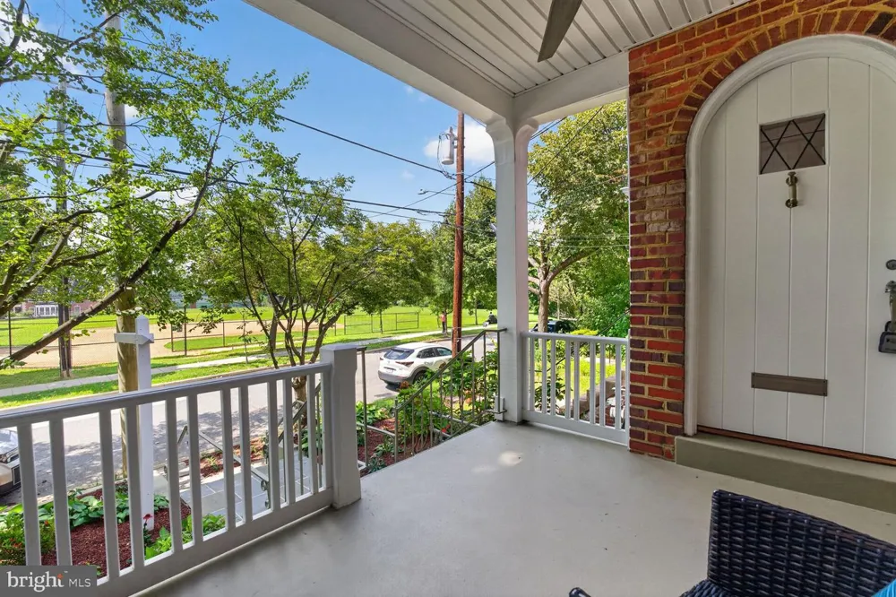 2505 39TH STREET NW Washington, DC 20007