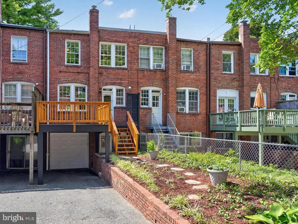 2505 39TH STREET NW Washington, DC 20007