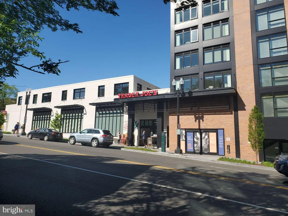 2505 39TH STREET NW Washington, DC 20007