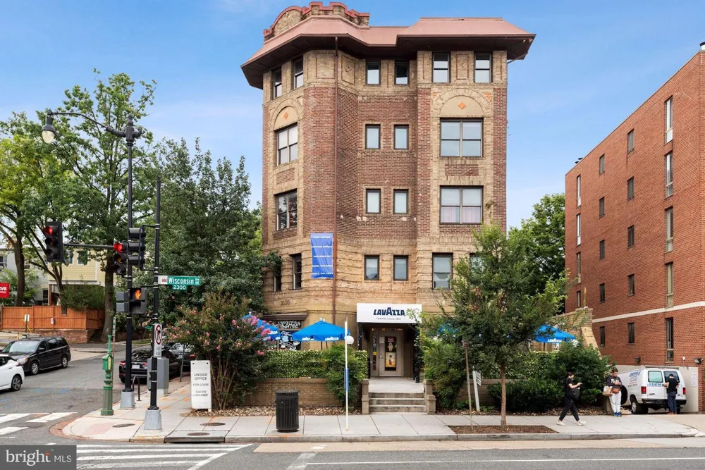 2505 39TH STREET NW Washington, DC 20007