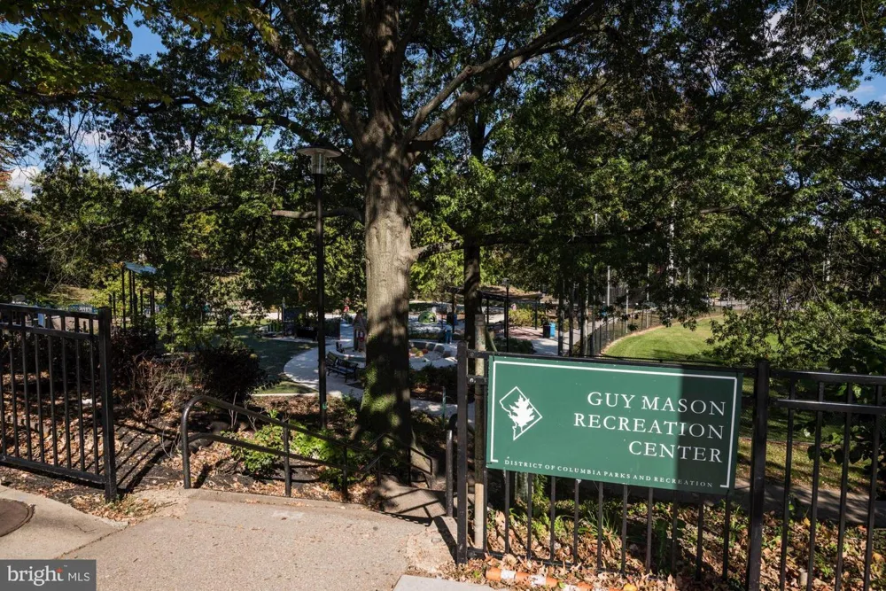 2505 39TH STREET NW Washington, DC 20007