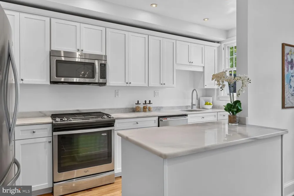 2505 39TH STREET NW Washington, DC 20007