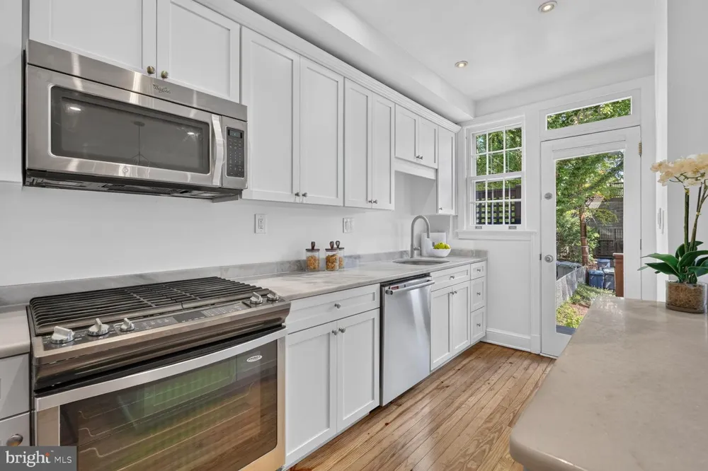 2505 39TH STREET NW Washington, DC 20007