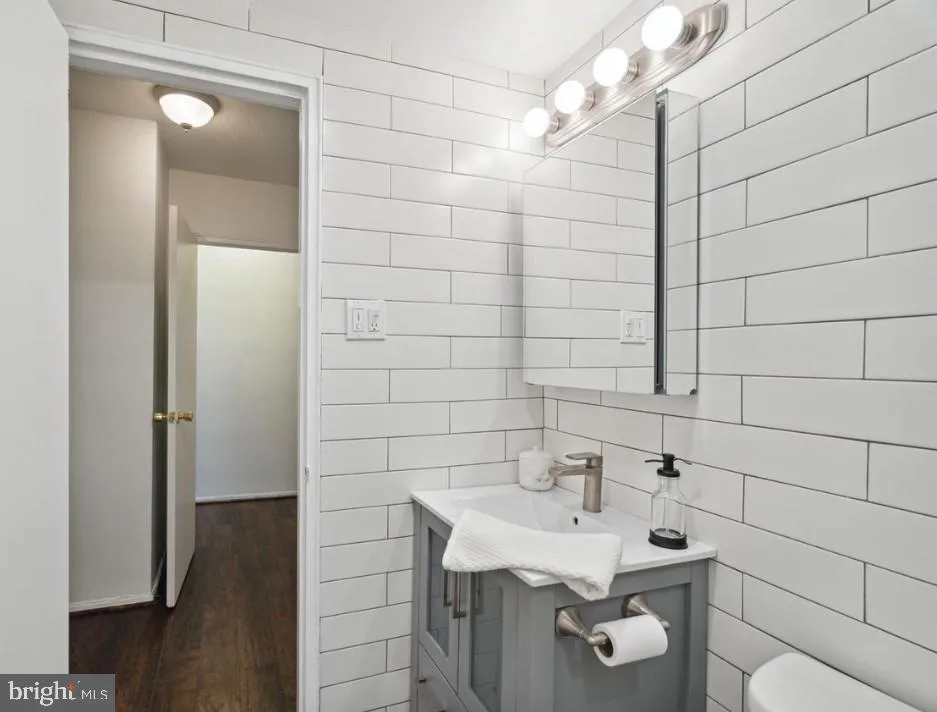 2101 CHESTNUT STREET #901 Philadelphia, PA 19103