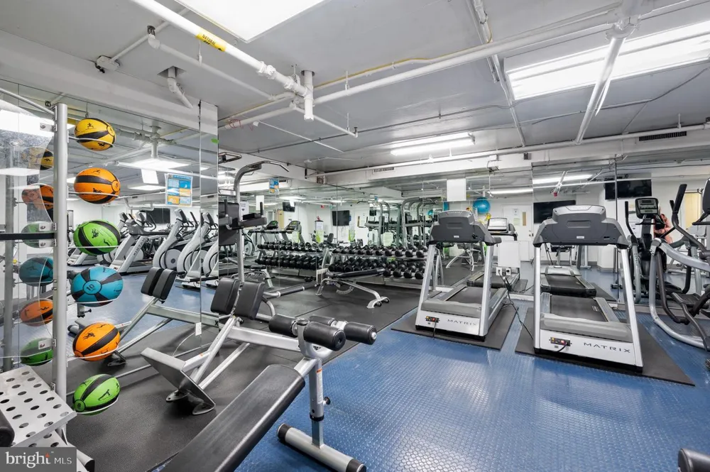 2101 CHESTNUT STREET #901 Philadelphia, PA 19103