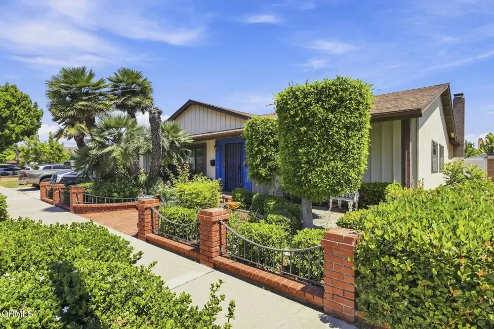 2044 Patricia Street Oxnard, CA 93036