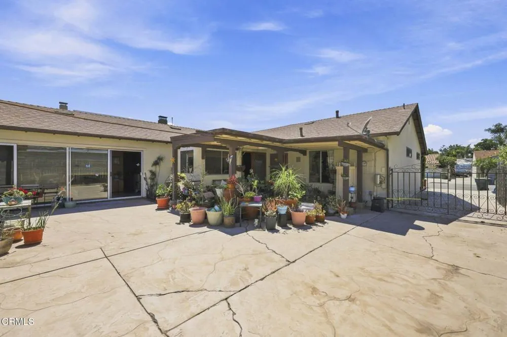 2044 Patricia Street Oxnard, CA 93036