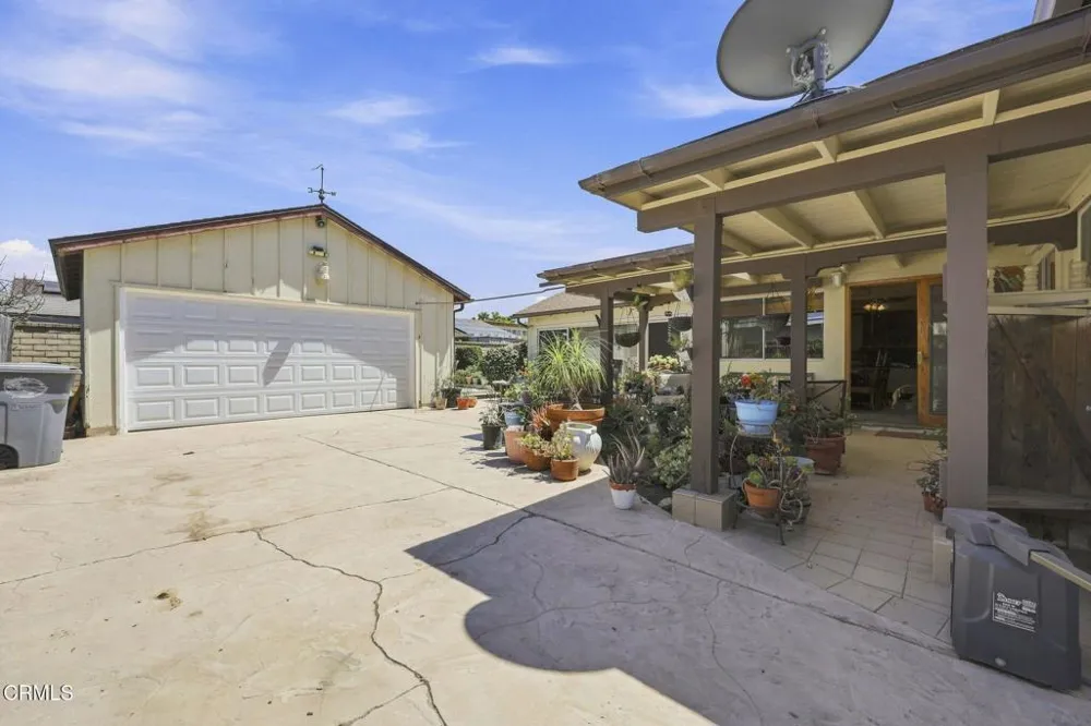 2044 Patricia Street Oxnard, CA 93036