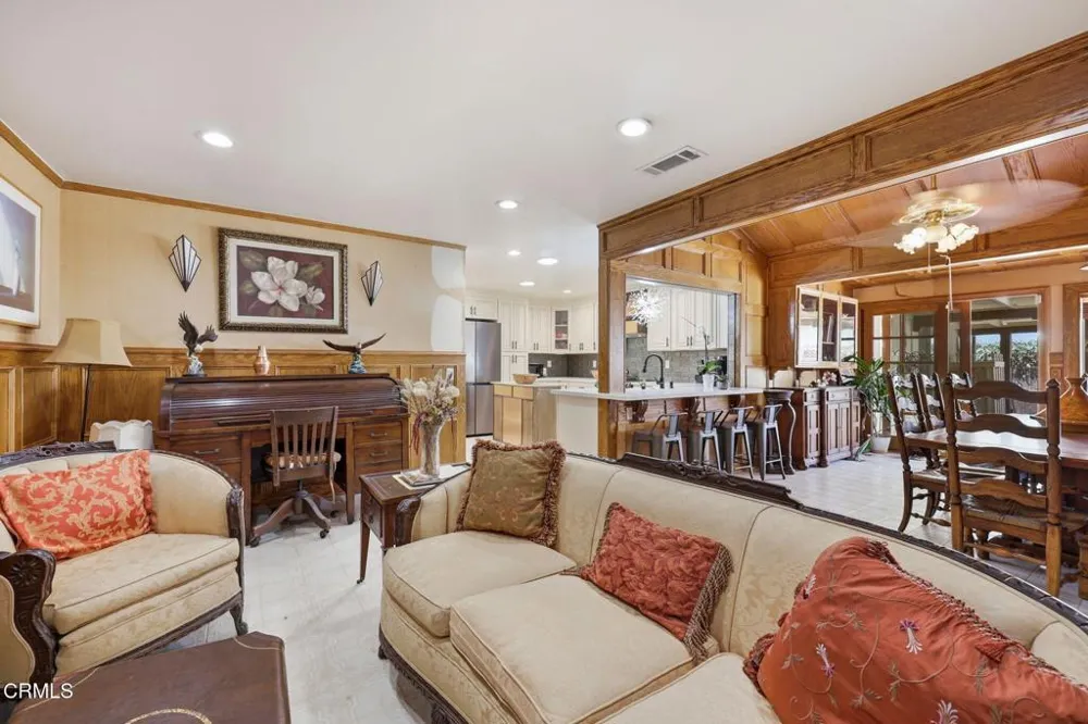 2044 Patricia Street Oxnard, CA 93036